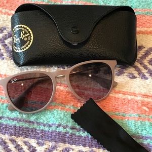 RAY BAN ERIKA GREAT CONDITION WITH CASE 🔥